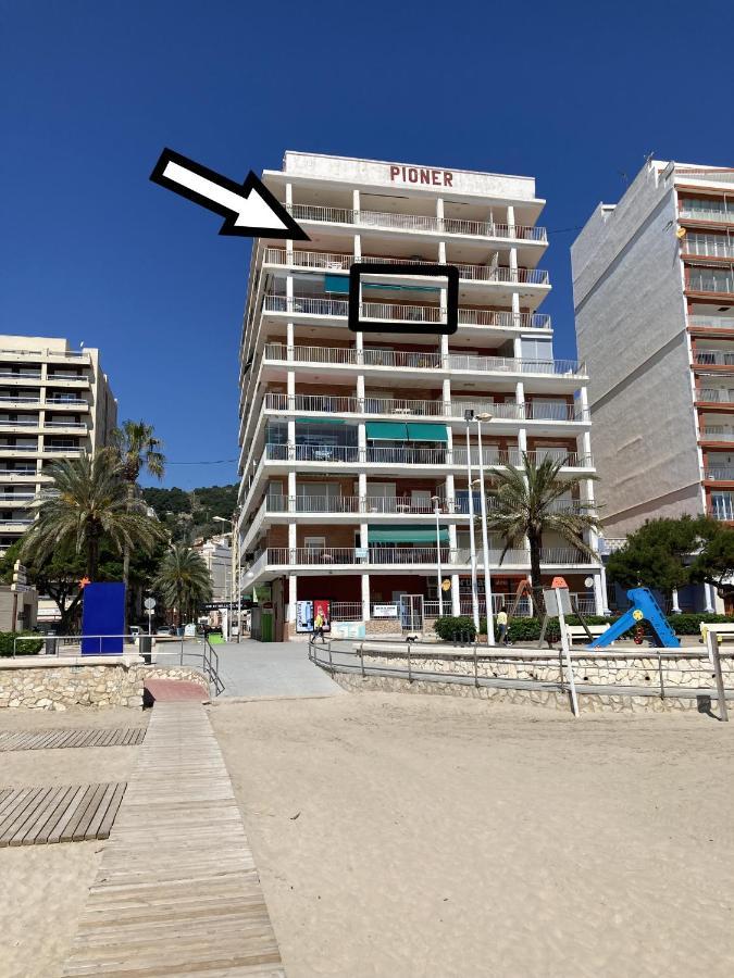 Beachfront And Renovated Apartment Кульера Экстерьер фото